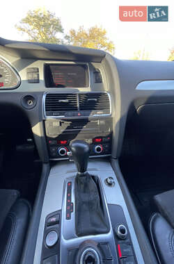 Внедорожник / Кроссовер Audi Q7 2010 в 