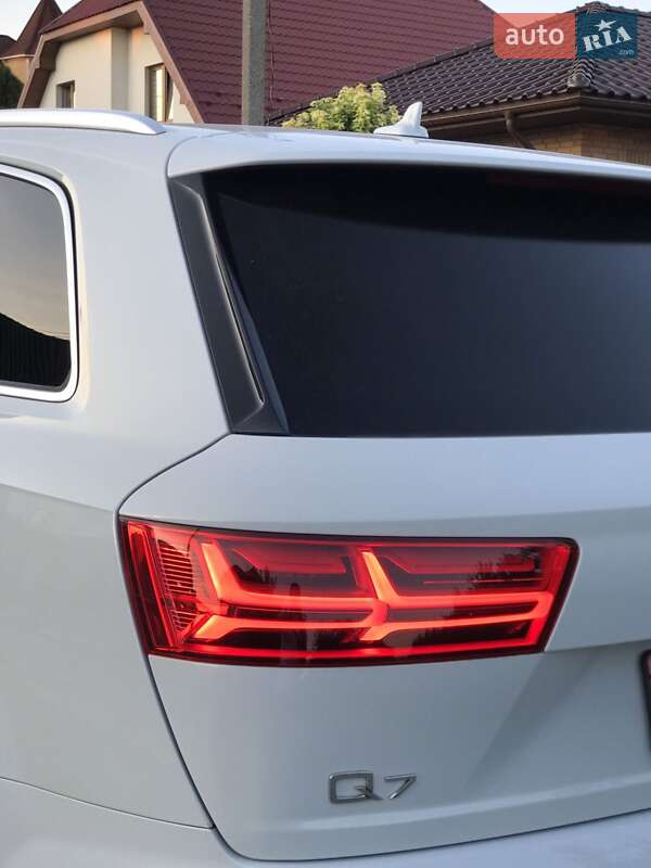 Внедорожник / Кроссовер Audi Q7 2016 в Луцке