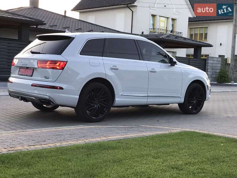Внедорожник / Кроссовер Audi Q7 2016 в Луцке