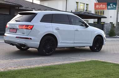 Позашляховик / Кросовер Audi Q7 2016 в 