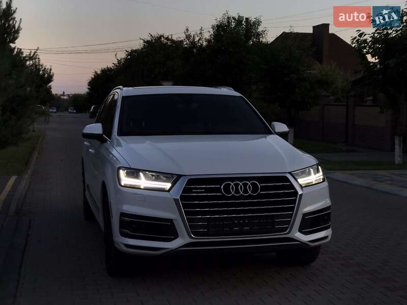 Внедорожник / Кроссовер Audi Q7 2016 в Луцке