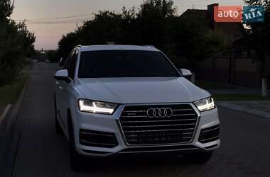 Позашляховик / Кросовер Audi Q7 2016 в 