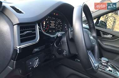 Позашляховик / Кросовер Audi Q7 2016 в 