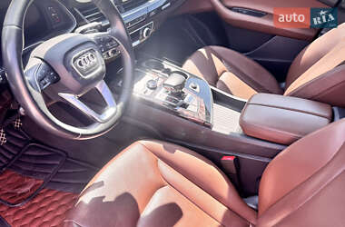 Позашляховик / Кросовер Audi Q7 2017 в 