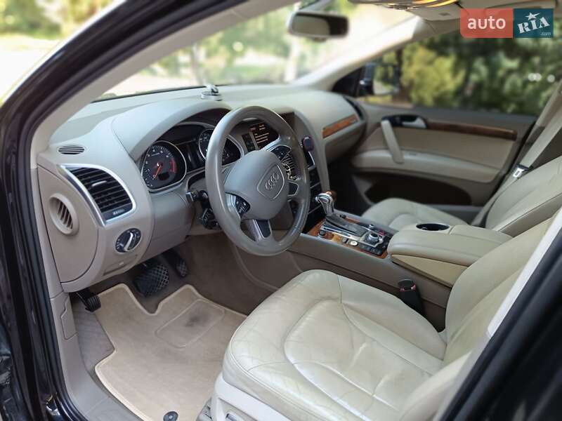 Внедорожник / Кроссовер Audi Q7 2014 в Ровно