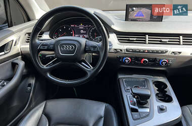 Внедорожник / Кроссовер Audi Q7 2015 в 