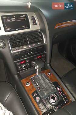 Внедорожник / Кроссовер Audi Q7 2015 в 
