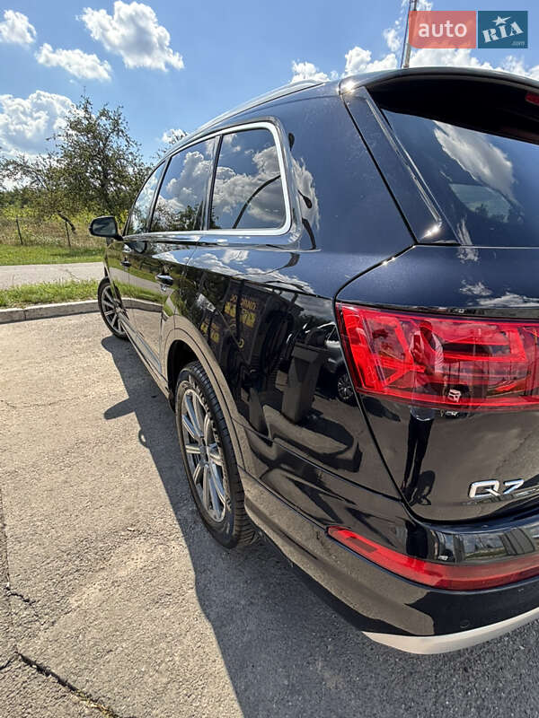Позашляховик / Кросовер Audi Q7 2018 в Києві