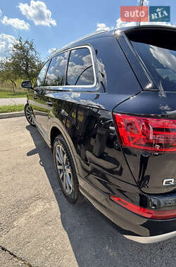 Внедорожник / Кроссовер Audi Q7 2018 в 