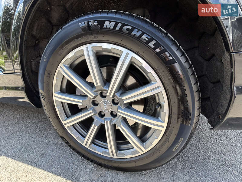Позашляховик / Кросовер Audi Q7 2018 в Києві