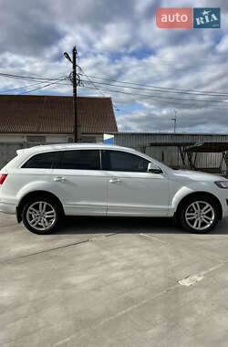 Внедорожник / Кроссовер Audi Q7 2015 в 