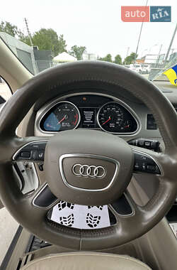 Внедорожник / Кроссовер Audi Q7 2015 в 