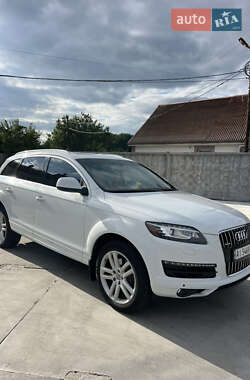 Внедорожник / Кроссовер Audi Q7 2015 в 
