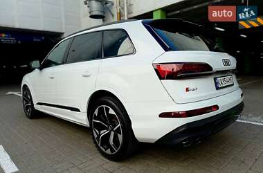 Внедорожник / Кроссовер Audi Q7 2020 в 