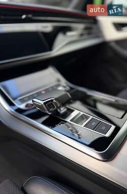 Внедорожник / Кроссовер Audi Q7 2020 в 