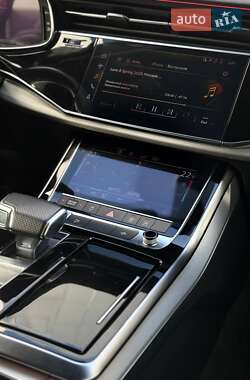 Внедорожник / Кроссовер Audi Q7 2020 в 