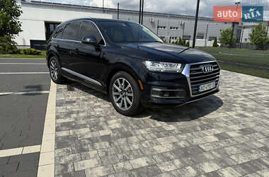 Внедорожник / Кроссовер Audi Q7 2016 в 