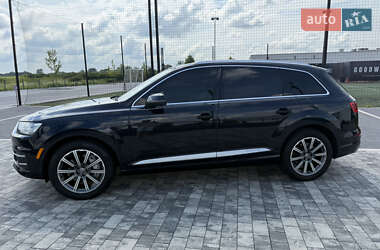 Внедорожник / Кроссовер Audi Q7 2016 в 