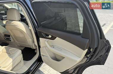 Внедорожник / Кроссовер Audi Q7 2016 в 