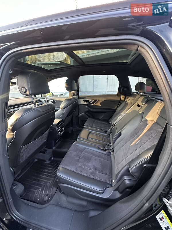 Внедорожник / Кроссовер Audi Q7 2015 в Южноукраинске