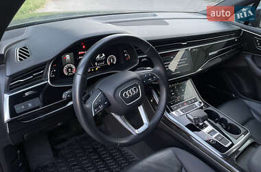Внедорожник / Кроссовер Audi Q7 2021 в 