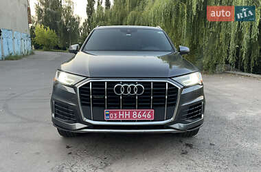 Внедорожник / Кроссовер Audi Q7 2021 в 