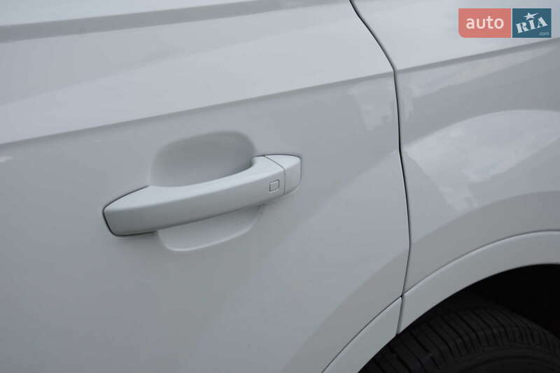Позашляховик / Кросовер Audi Q7 2019 в Львові