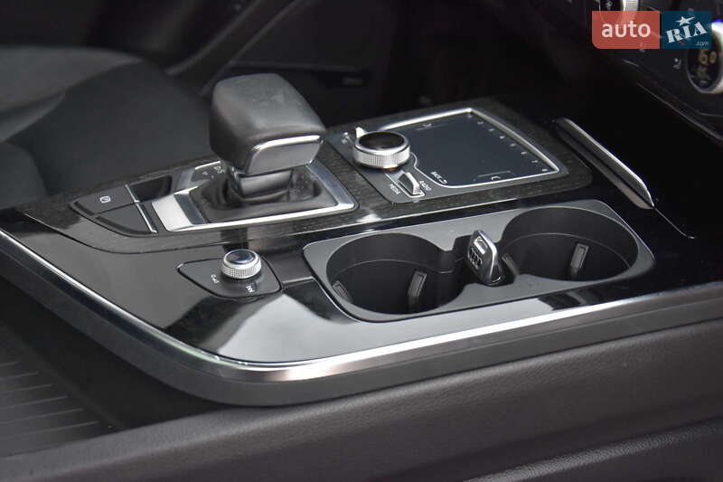 Позашляховик / Кросовер Audi Q7 2019 в Львові
