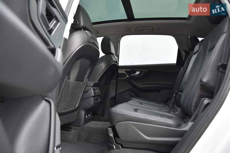 Позашляховик / Кросовер Audi Q7 2019 в Львові