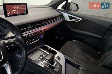 Внедорожник / Кроссовер Audi Q7 2017 в 