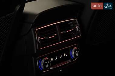 Внедорожник / Кроссовер Audi Q7 2017 в 