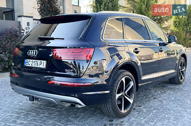 Внедорожник / Кроссовер Audi Q7 2017 в 