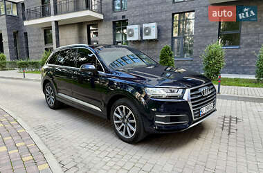 Внедорожник / Кроссовер Audi Q7 2016 в 
