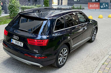Внедорожник / Кроссовер Audi Q7 2016 в 