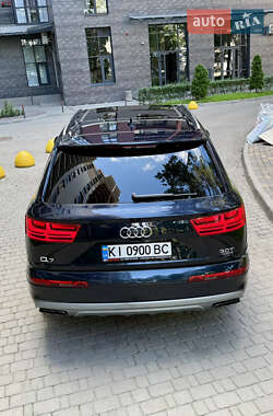 Внедорожник / Кроссовер Audi Q7 2016 в 