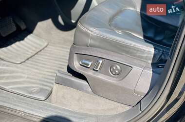 Внедорожник / Кроссовер Audi Q7 2013 в 
