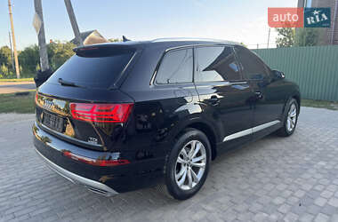 Внедорожник / Кроссовер Audi Q7 2017 в 
