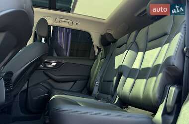Внедорожник / Кроссовер Audi Q7 2020 в 
