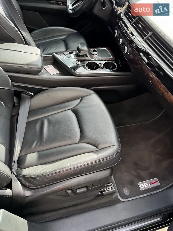 Внедорожник / Кроссовер Audi Q7 2017 в 