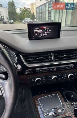 Внедорожник / Кроссовер Audi Q7 2017 в 