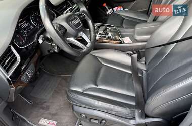 Внедорожник / Кроссовер Audi Q7 2017 в 