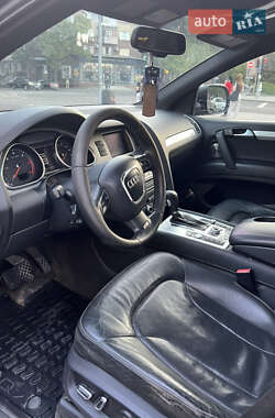 Внедорожник / Кроссовер Audi Q7 2011 в 