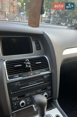 Внедорожник / Кроссовер Audi Q7 2011 в 