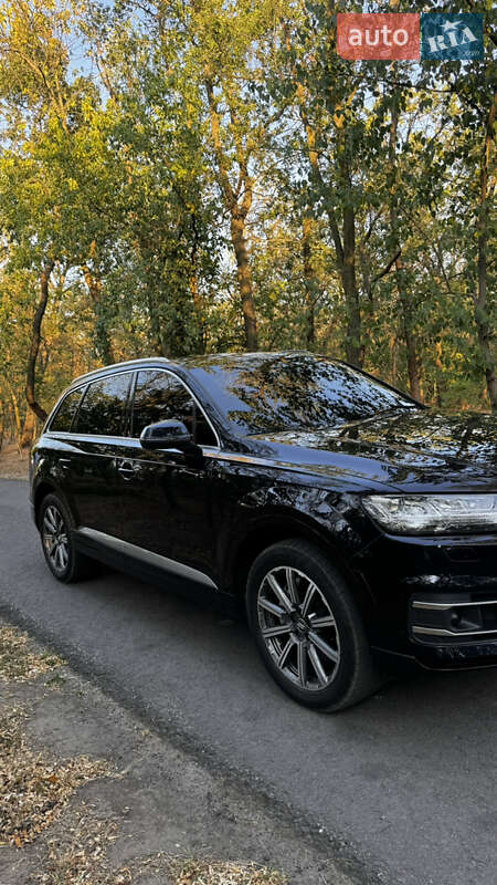 Внедорожник / Кроссовер Audi Q7 2017 в Днепре