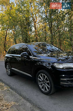 Внедорожник / Кроссовер Audi Q7 2017 в 