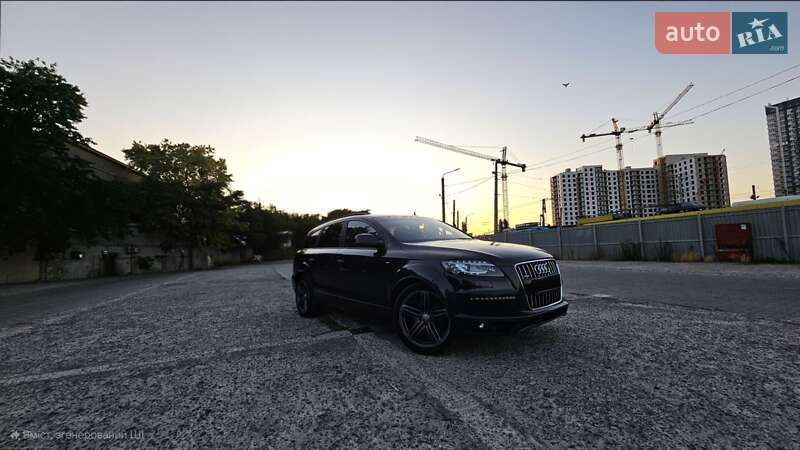 Внедорожник / Кроссовер Audi Q7 2013 в Одессе