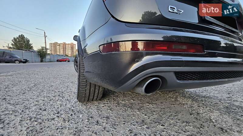 Внедорожник / Кроссовер Audi Q7 2013 в Одессе