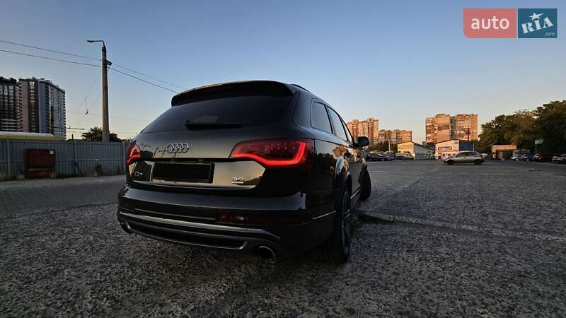 Позашляховик / Кросовер Audi Q7 2013 в Одесі