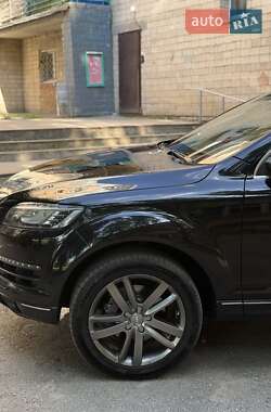 Внедорожник / Кроссовер Audi Q7 2013 в 