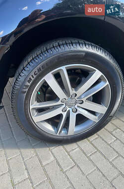 Внедорожник / Кроссовер Audi Q7 2015 в 